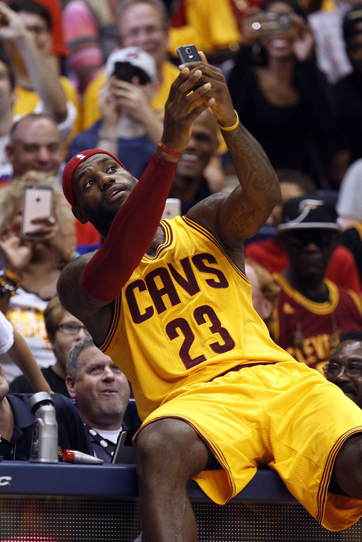 PICS: LeBron Takes A Break & Takes A Selfie With Fans During Preseason